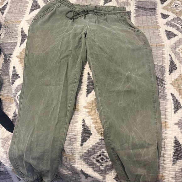 Est. 1946 Women’s cotton joggers​​​​​​​​​​​​​​​​​ - Picture 1 of 3